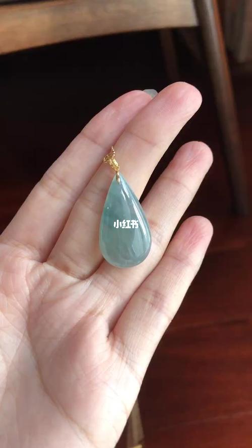 翡翠烟紫底冰飘花雪花棉水滴吊坠配18k金扣_吊坠_18k金_包包_翡翠吊坠