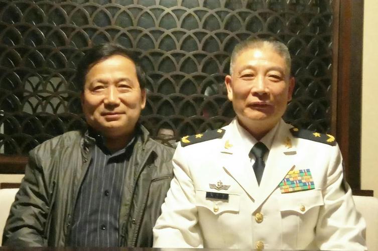 拜访海军袁华智副政委
