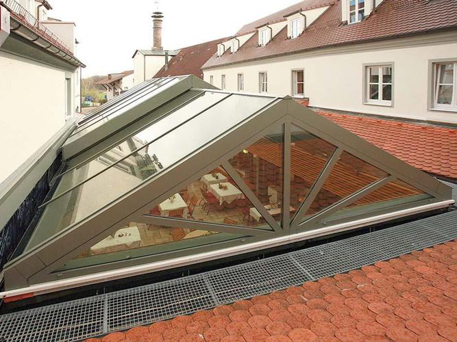 昆玉庭院开合屋顶