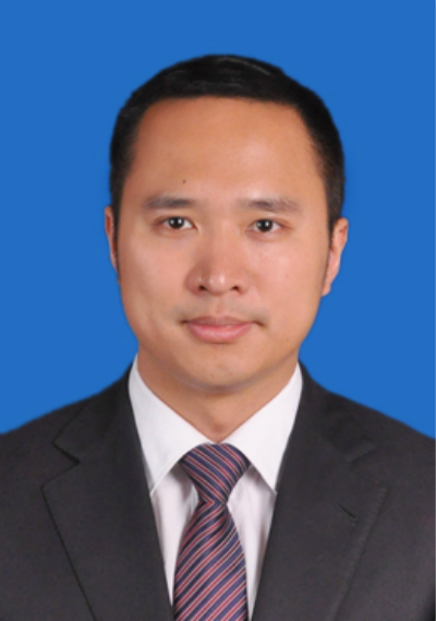 现任福州市永泰县县长.福建省第十三届人民代表大会代表.1