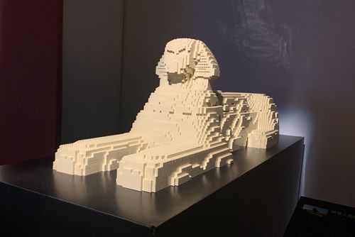 作品《狮身人面像》