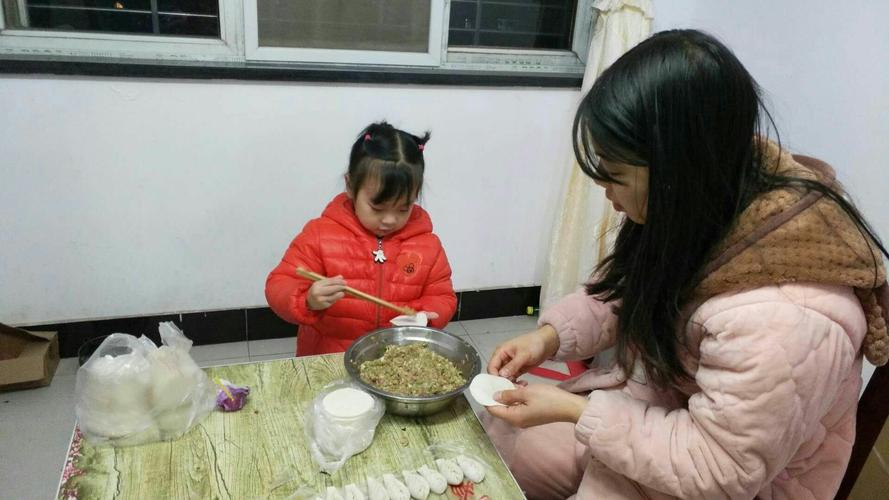 梅兰幼儿园中三班包饺子喽 - 美篇