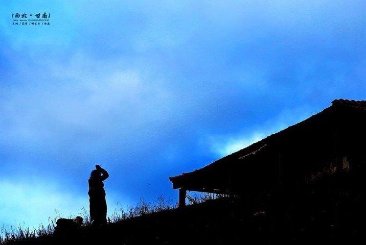 前来游览郎木寺的老外很多,比夏河拉卜楞寺还要多.