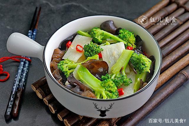 秋季,想减肥来吃这菜,热量不高又营养美味,比水煮菜好