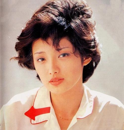 原创长得更像山口百惠的内地女演员,不是巩俐,不是周冬雨,而是她