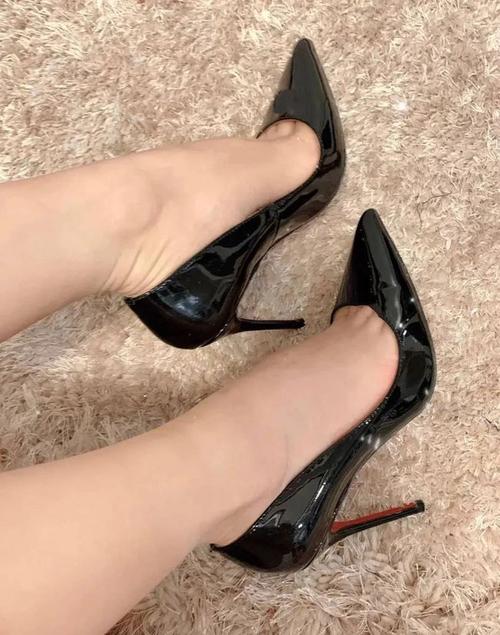 时尚女人高跟鞋这种超高的细跟高跟鞋是我的鞋柜里必备的穿了这个小