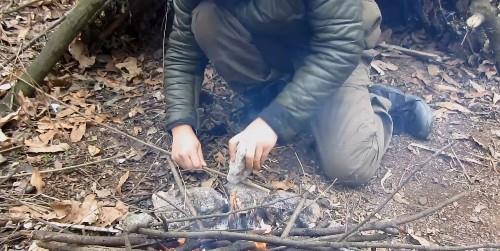 荒野求生技巧,野鸡野兔绊脚套狩猎陷阱