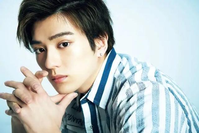 日本人对于吉沢亮的长相评价极高,对于他们来说这就是完美男人的长相.