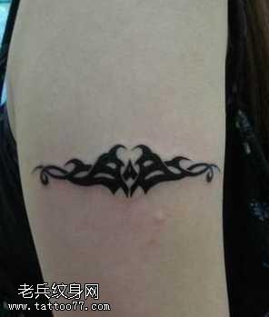 图腾臂环纹身图案