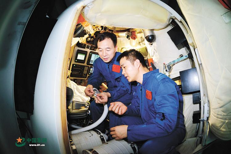 景海鹏:三巡苍穹的英雄航天员