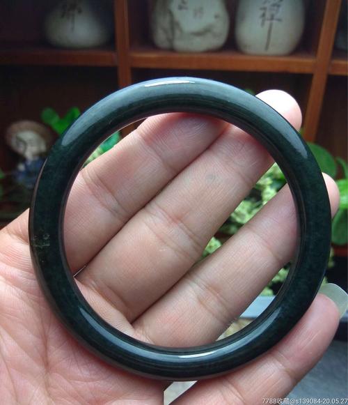 新疆和田玉墨玉手镯,带证书,包真