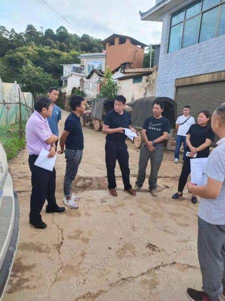 临沧市农业农村局局长任建文深入临翔区对新型农业