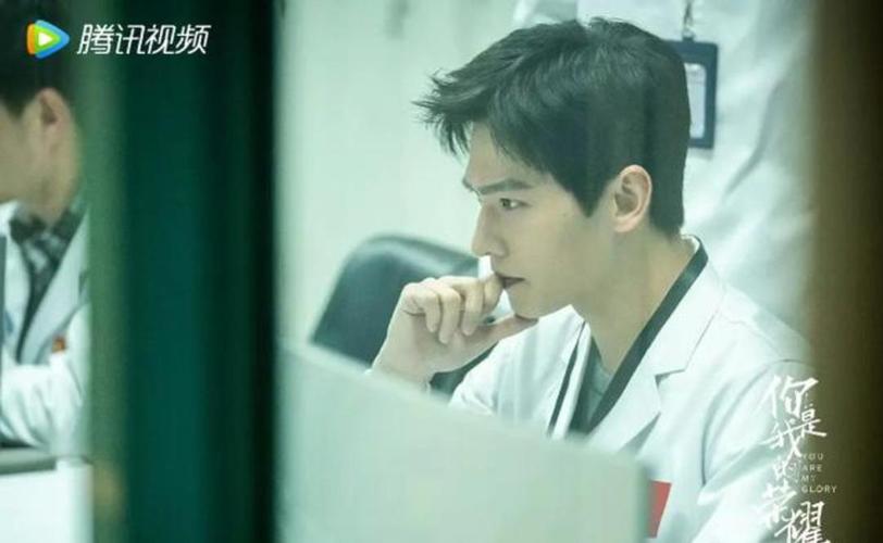 堪称劳模,《且试天下》《星汉灿烂》等搭档的演员都是一线,待剧播之后