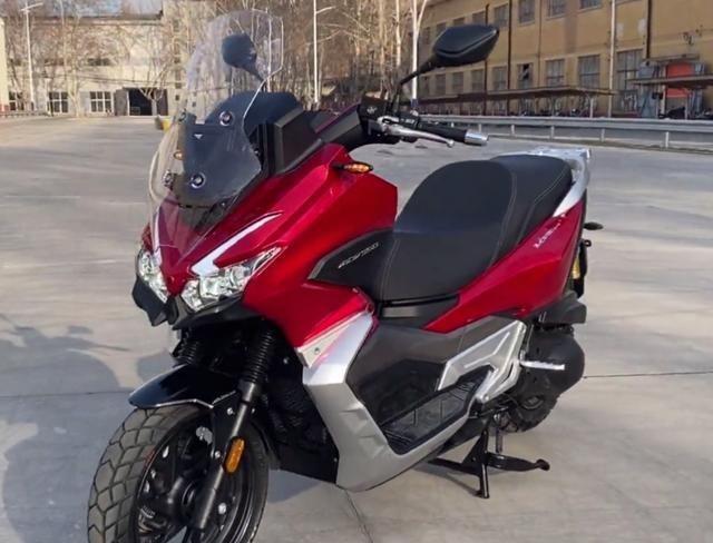 大阳350adv车型出现:油箱很大,动力很强,座高不高!