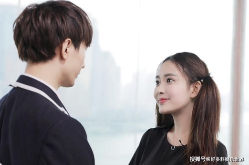 原创成毅孟子义是情侣吗两人曾在节目中多次穿着情侣装