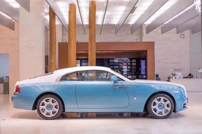 21款劳斯莱斯魅影都市蓝外观现车到店