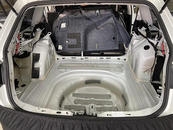 大众高尔夫汽车尾箱轮廓隔音改装,哈尔滨小蒋