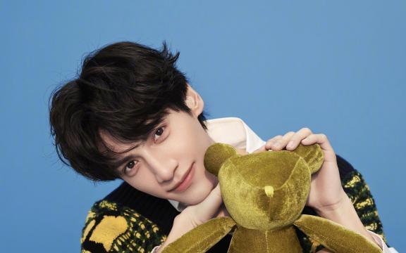 电脑壁纸 明星 大陆明星 俊朗男神罗云熙帅气阳光休闲迷人写真  查看