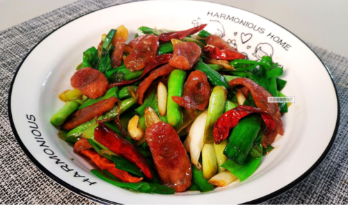 蒜苗炒腊肠