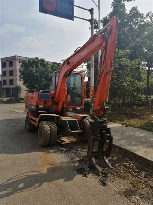 新源轮式挖掘机二手转让