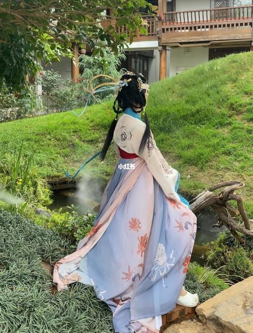 齐胸襦裙_穿搭_汉服_长裙_服饰_时尚_穿搭