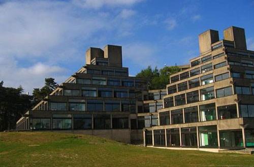  p>诺维奇艺术大学(norwich university of the arts)是一所位于英国 