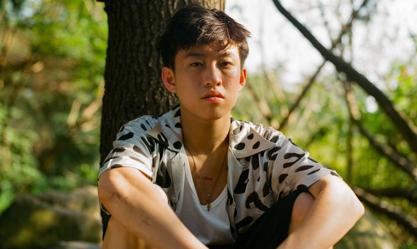 深入心底的内省与探寻之作,rich brian释出2020年全新