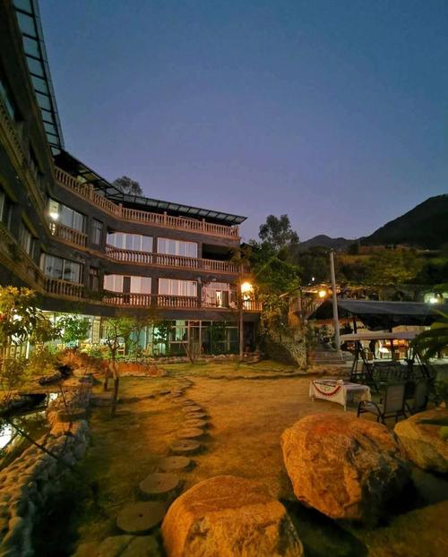 米易二半山民宿