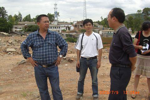 王广兴秘书长张亚峰理事实地考察援建的第38所希望小学