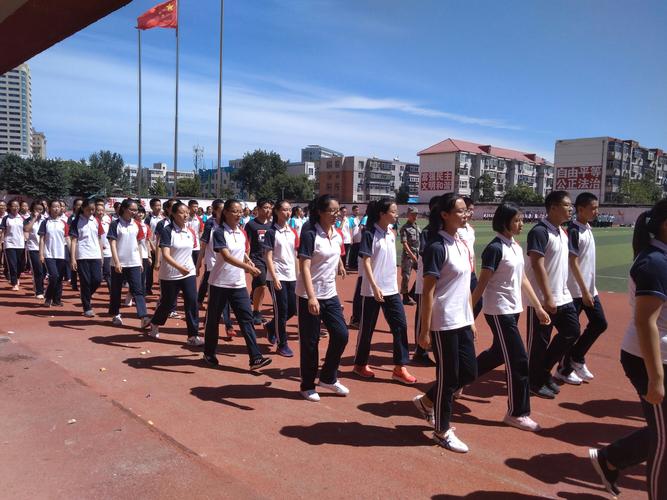 保定三中分校八,九年级国防教育