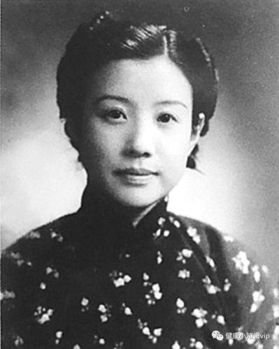 黄金荣逼婚露兰春,他是对露兰春动了感情,还是为了其它