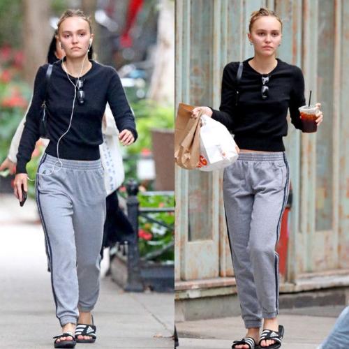 又是被德普女儿迷住的一天私服穿搭可帅气可性感真的很美