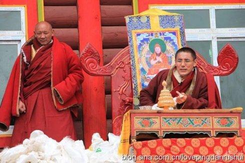 希阿荣博上师在扎西持林下