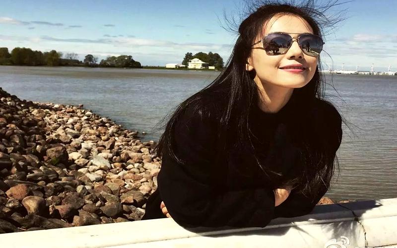 著名影星高圆圆精选生活照