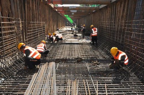 招远温泉路最新施工进展!地下排水箱涵开始铺设底板钢筋