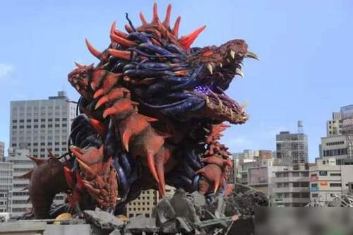 新生代奥特曼里的怪兽皮套为什么感觉很塑料,原因还是