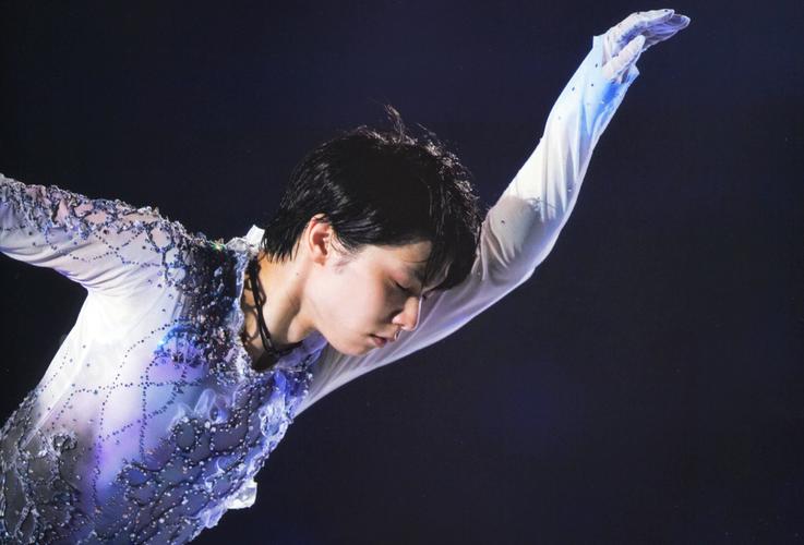 这位花滑小美女的节目让我想起羽生结弦,优雅的美,永不会过时!