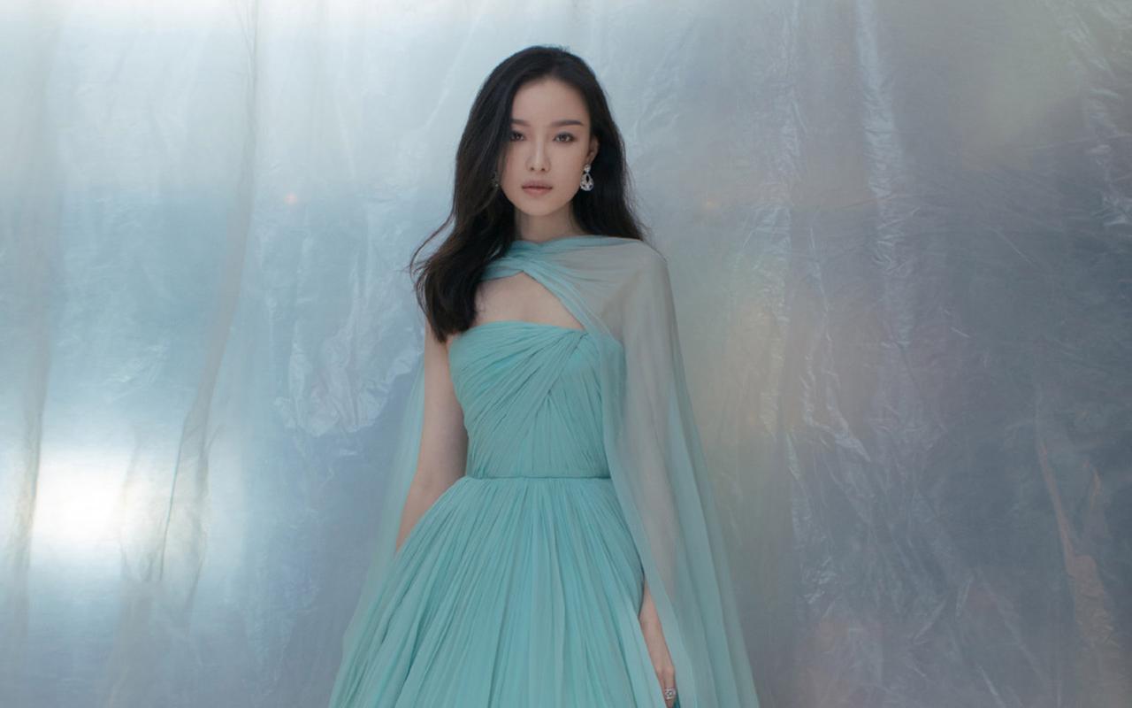 倪妮性感迷人写真桌面壁纸