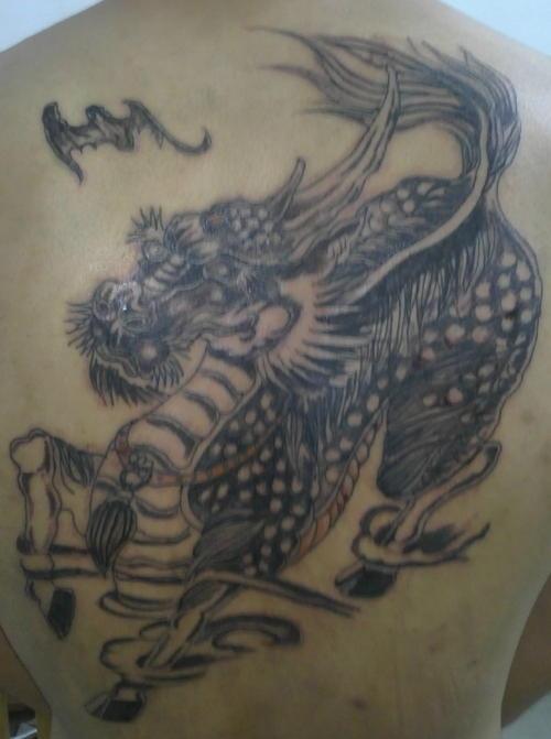 麒麟满背纹身图案