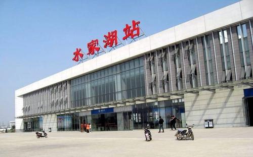 合肥北站, 坐落在合肥市庐阳区东部,紧邻淮南铁路线,整个合肥北站