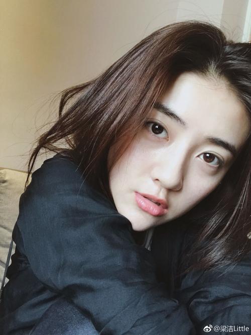 《双世宠妃》梁洁生活照美翻天,网友:求交往!