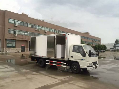 活鱼运输车配置大全江铃1500kg鲜鱼运输冷藏车厂家直销售价多少钱