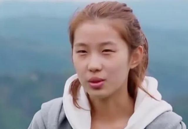 刘思琦在录节目时接受采访