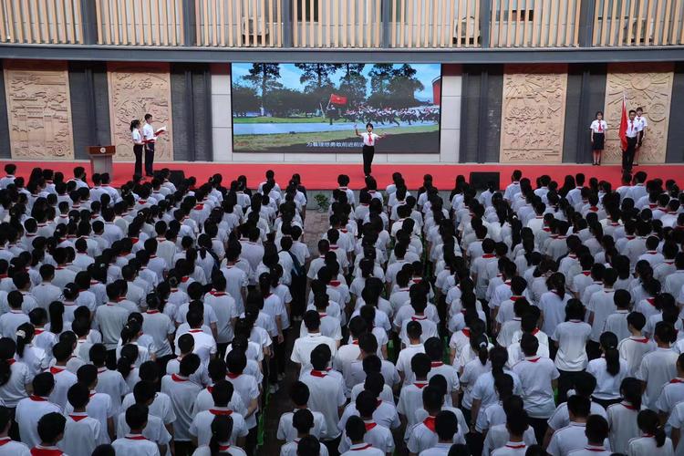 西安交大附中分校 举行庆祝建党百年暨庆"六·一"主题