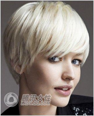 外国女歌手,银白色短发,帅气,我在一个mv看到她.照片如下.请问她是谁?