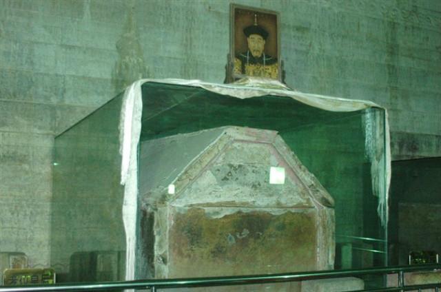 原创裕陵地宫中两次诡异的鬼顶门什么原因让乾隆亲自顶门防盗墓