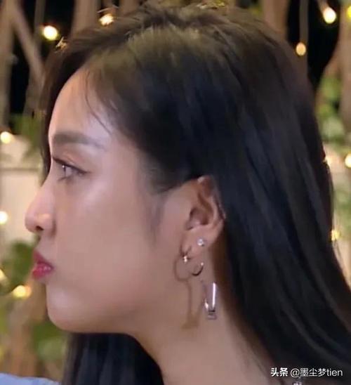 侧脸很虐的女明星iu还好吴宣仪也行看到鞠婧祎认真的