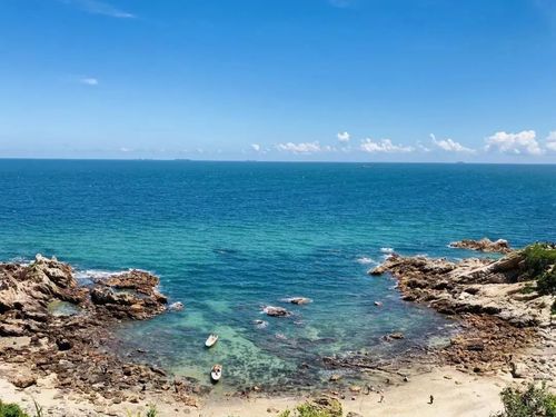 " 中国八大最美海岸之一"的金沙湾