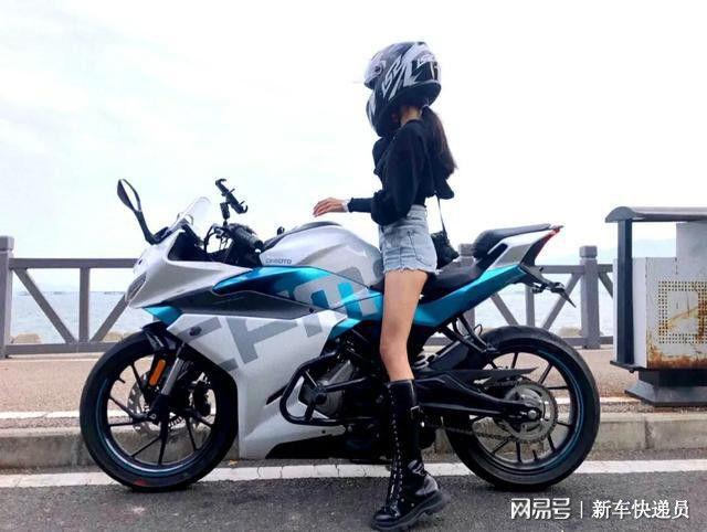 网红神车春风250sr适用新手小白,女骑士吗?