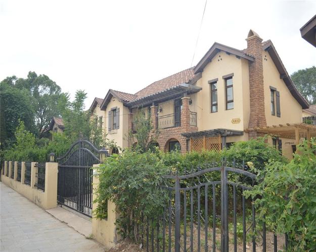  p>绿荫别墅小区位于北京市通州通州其它,共计房屋6户. /p>